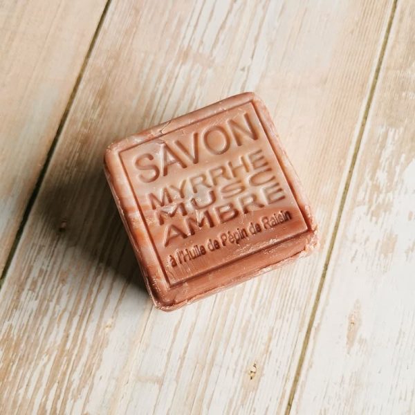 Savon cube Musc-Myrrhe-Ambre
