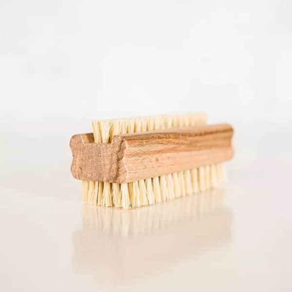 Brosse à ongles en bois